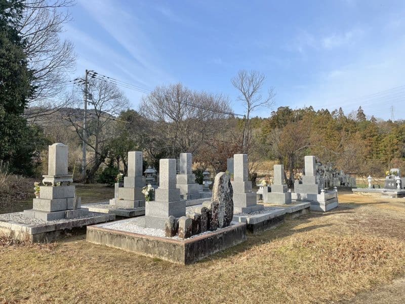 川東墓地