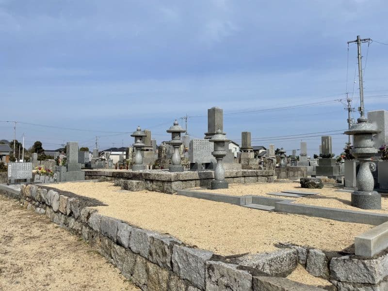 横内墓地