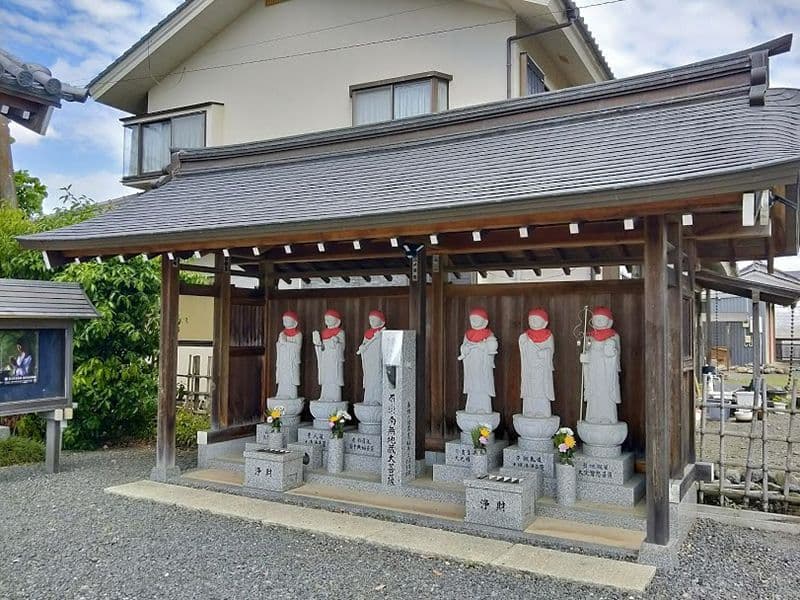 華蔵院 のうこつぼ