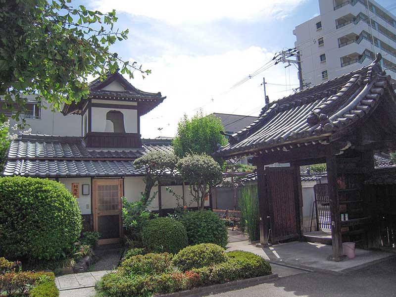 恩楽寺霊苑　境内の風景