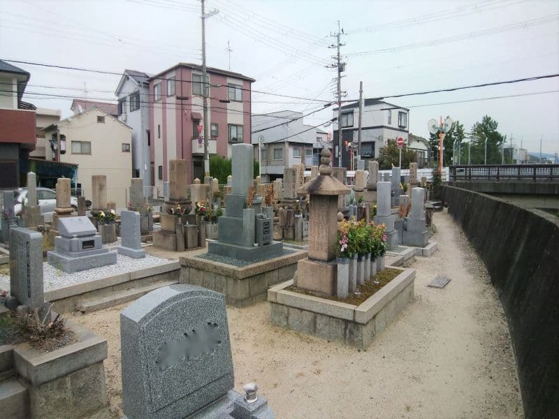 正音寺墓地