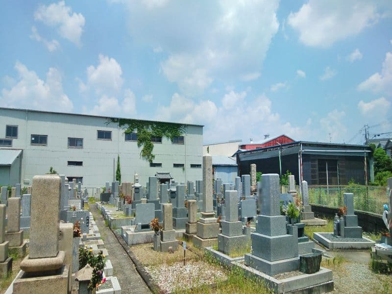 北今在家墓地