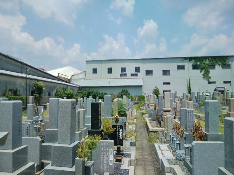北今在家墓地