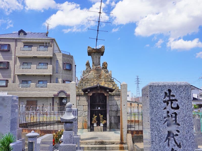 阿坂墓地