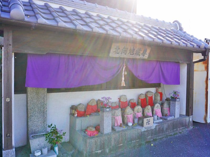 郡共同墓地