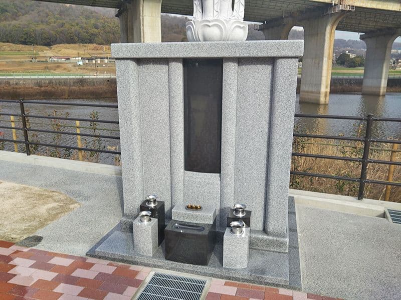 福山東墓苑