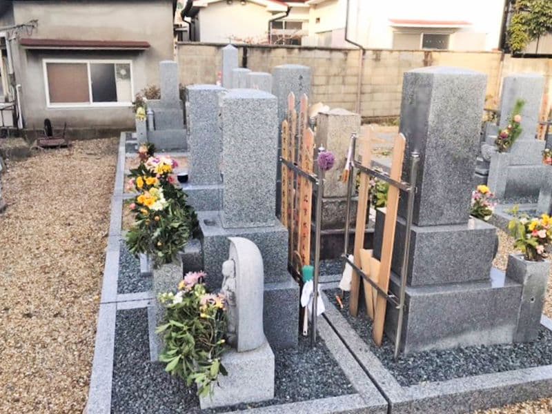 伊勢田墓地