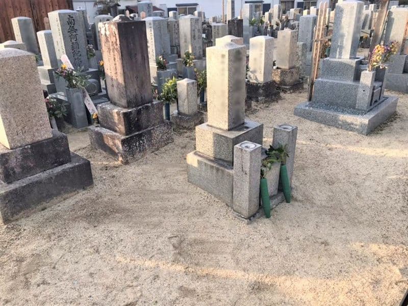 伊勢田墓地