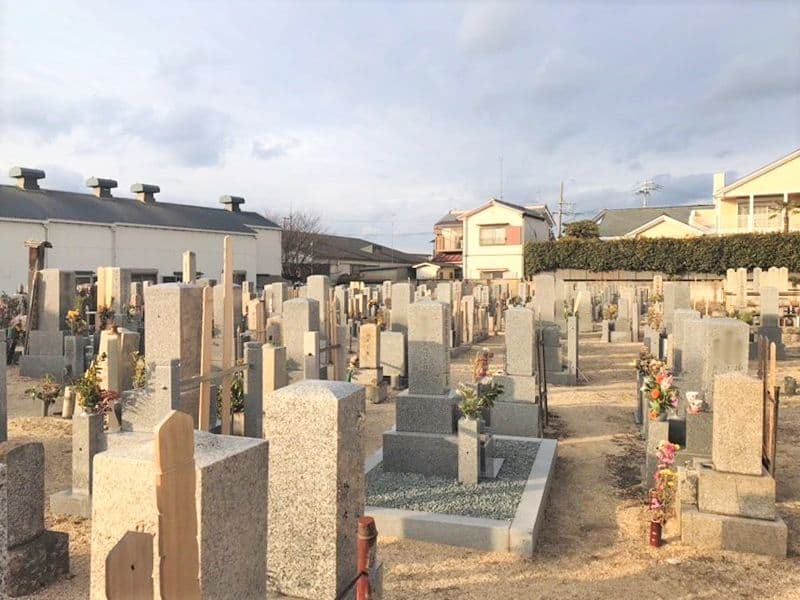 伊勢田墓地