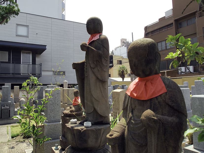 宝国寺墓地