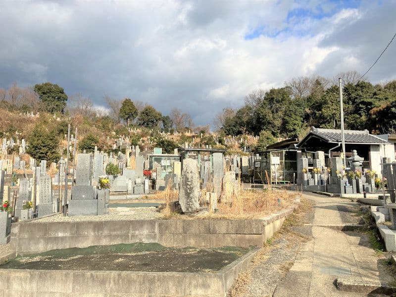 堅田墓地