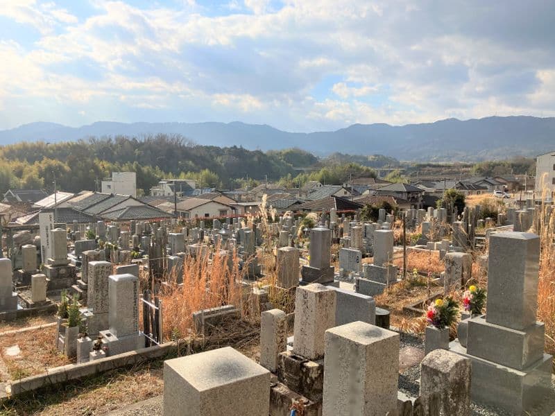 堅田墓地