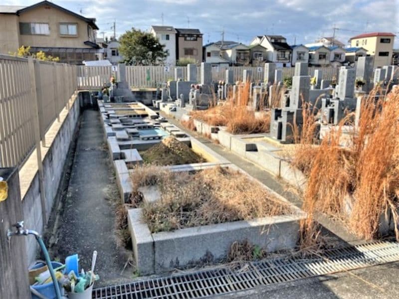 小土墓地