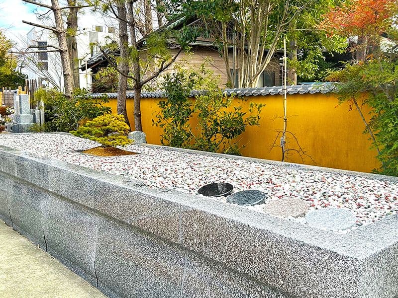 実相寺墓苑