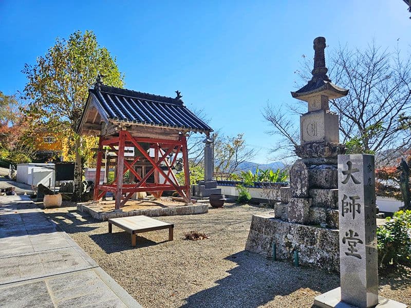 真休寺 のうこつぼ