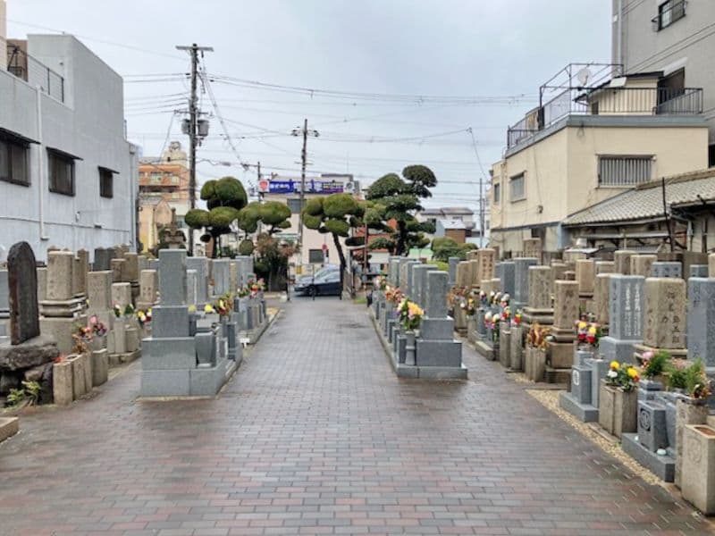 足代墓地