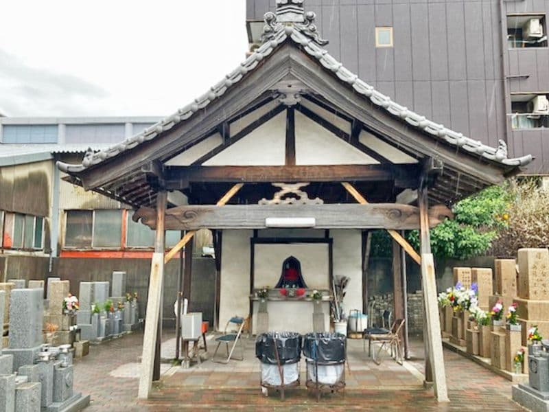 足代墓地