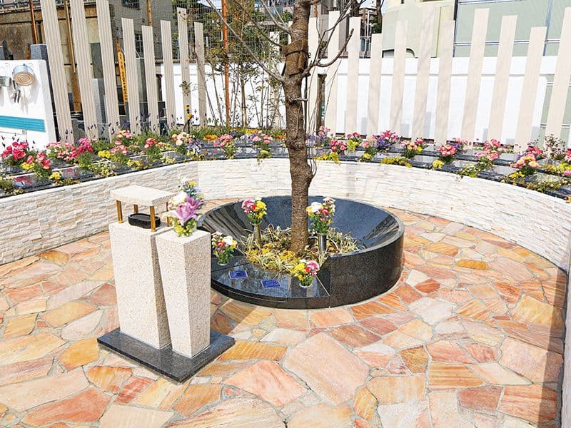 新宿区 樹木葬「瑠璃の光」