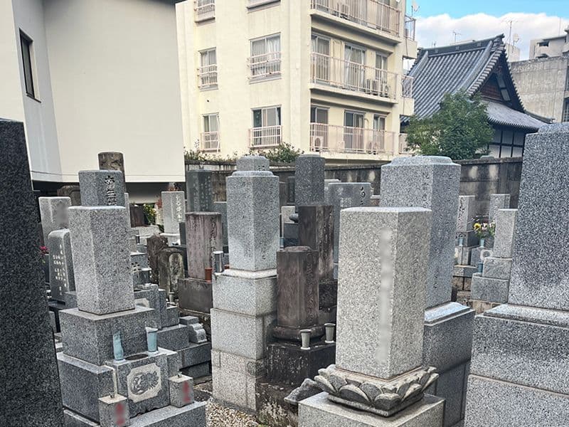 長嚴寺墓苑