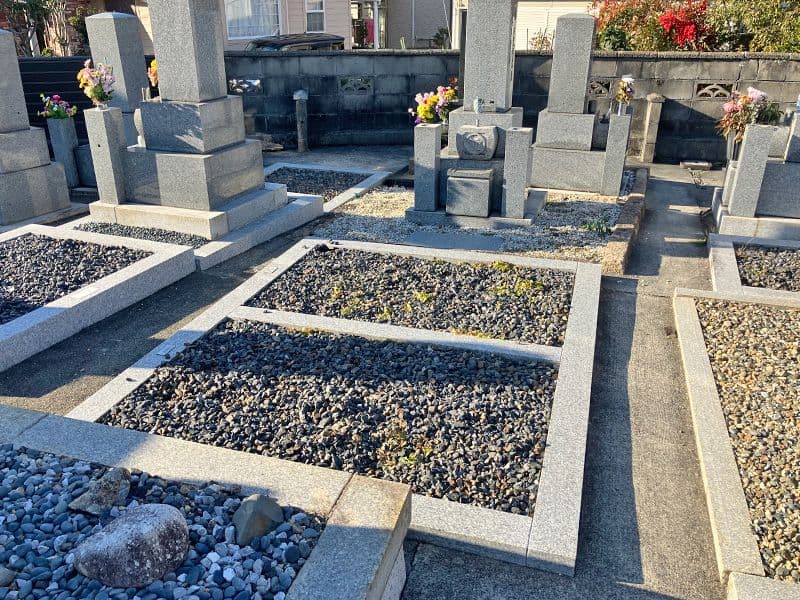 今宿川向墓地