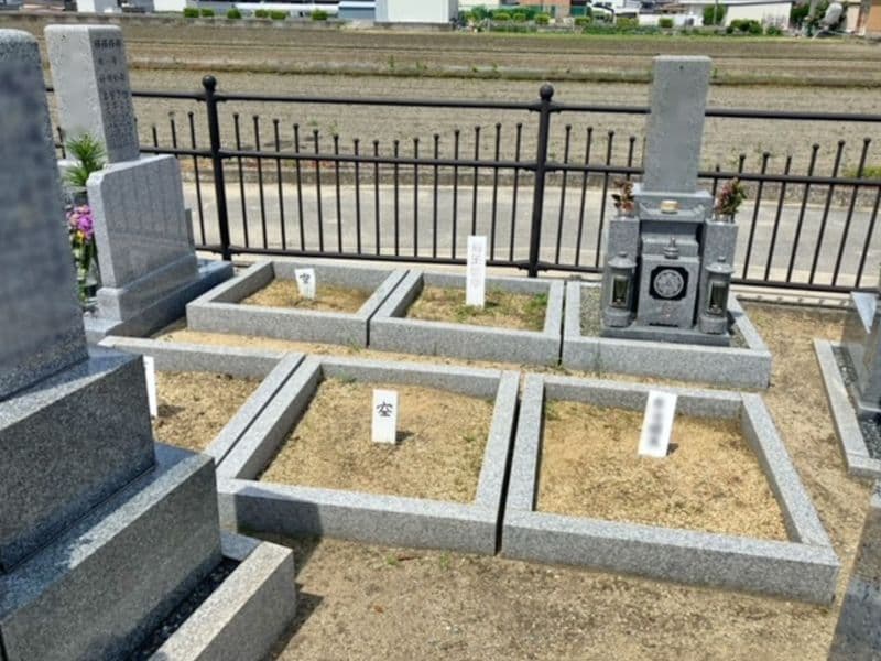 若林共同墓地
