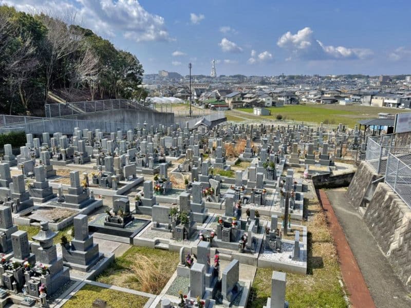山中田墓地