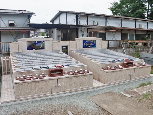 月桂の碑