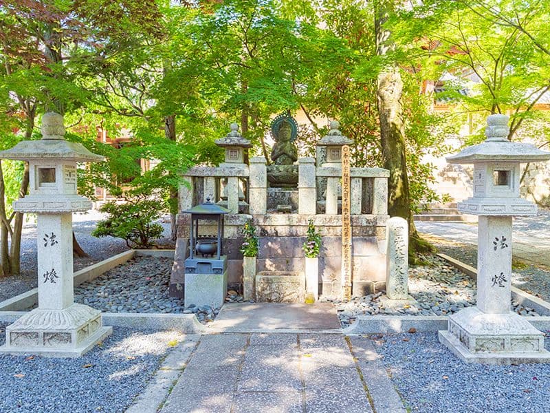 光明寺墓地