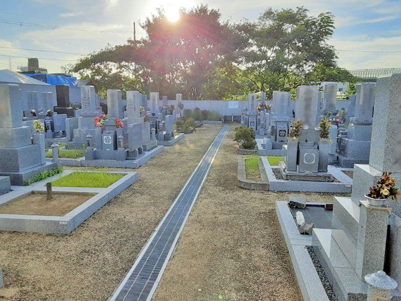 堀溝・新家墓地