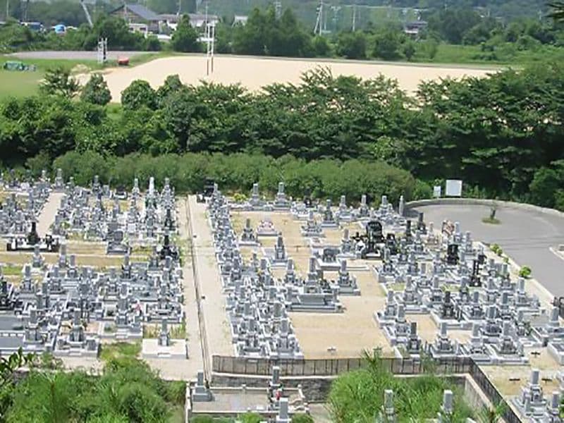 龍間霊園