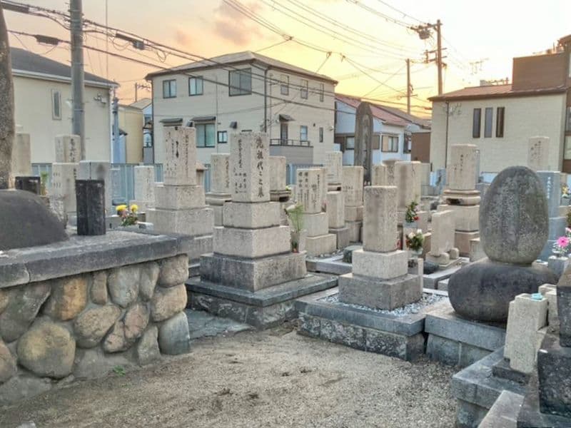 鬼塚墓地