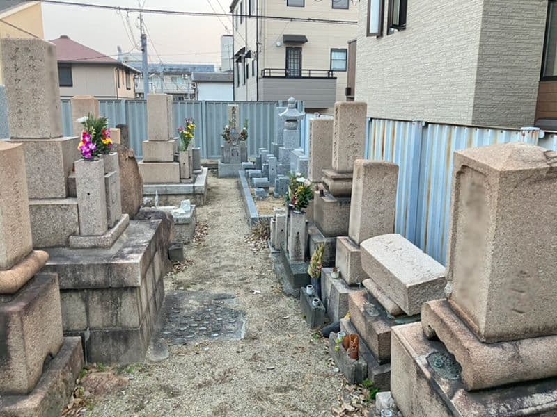 鬼塚墓地