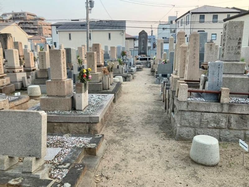 鬼塚墓地