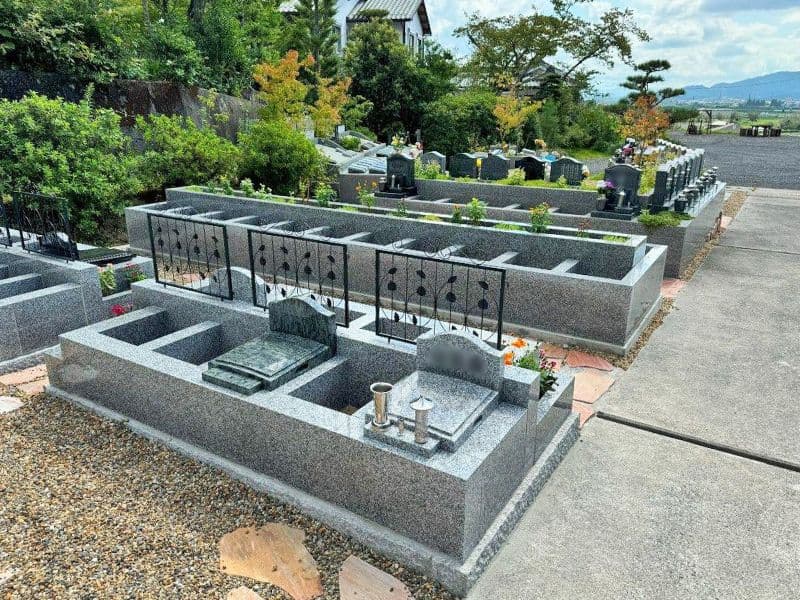 西應寺墓苑