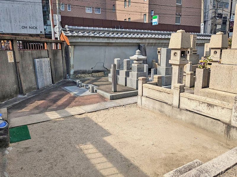 圓通院墓地