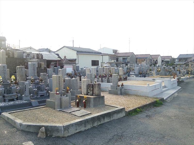 小土墓地