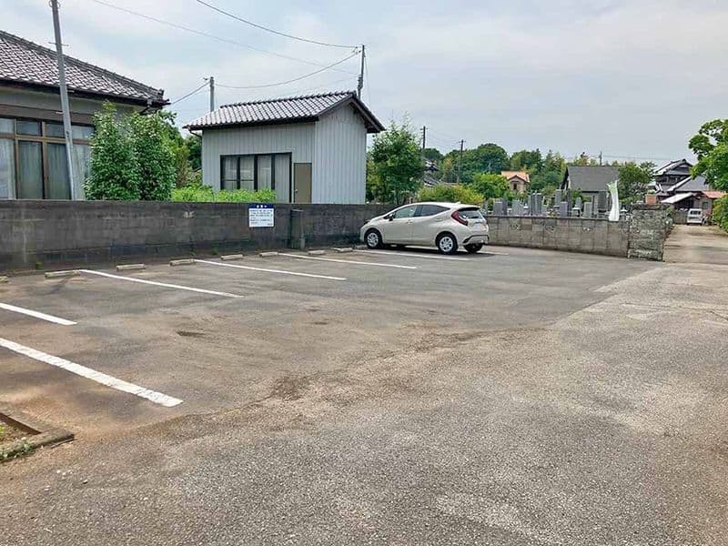 園内駐車場
