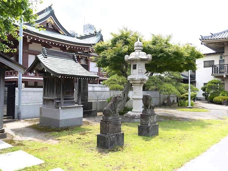 雷不動真蔵院　境内